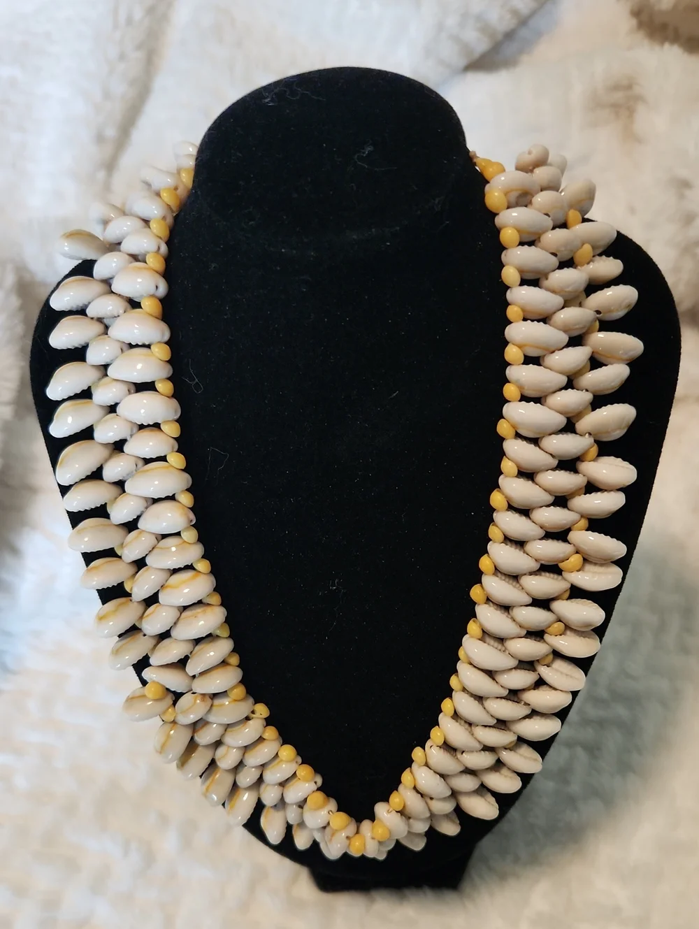 Vintage Cowrie Shell Lei Necklace Boho Vibe